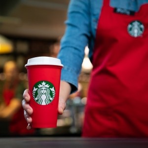 Starbucks_Holiday_Cups_2018-Reusable_Red-sq