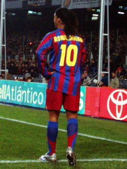 Ronaldinho playing for F.C Barcelona in 2005 (Picture Copyright: Hector Garcia/Flickr)