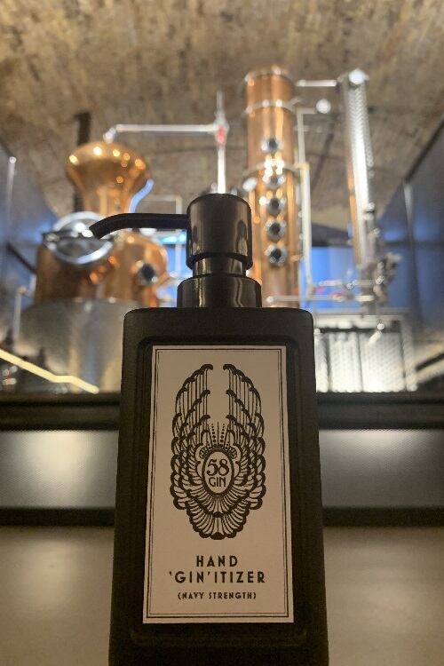 hand-gin-2.jpg