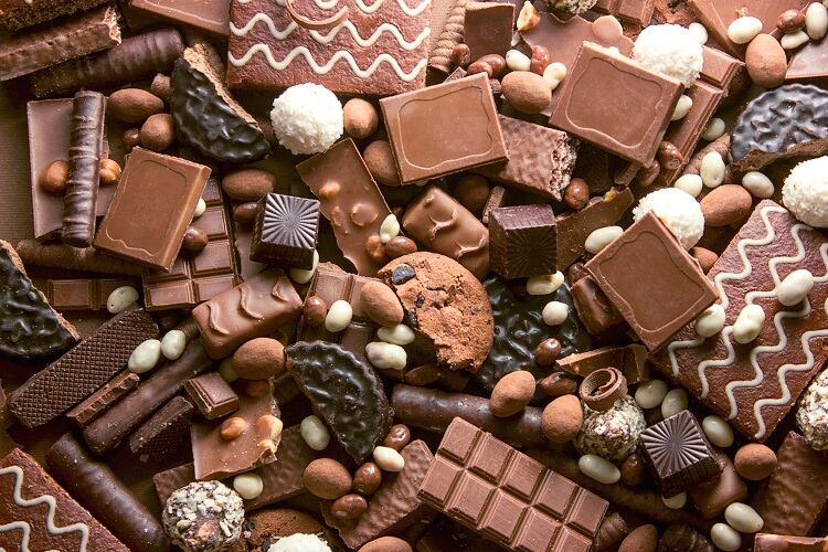 Sugar-in-cakes-chocolate-and-biscuits-GettyImages-Fedinchik.jpg