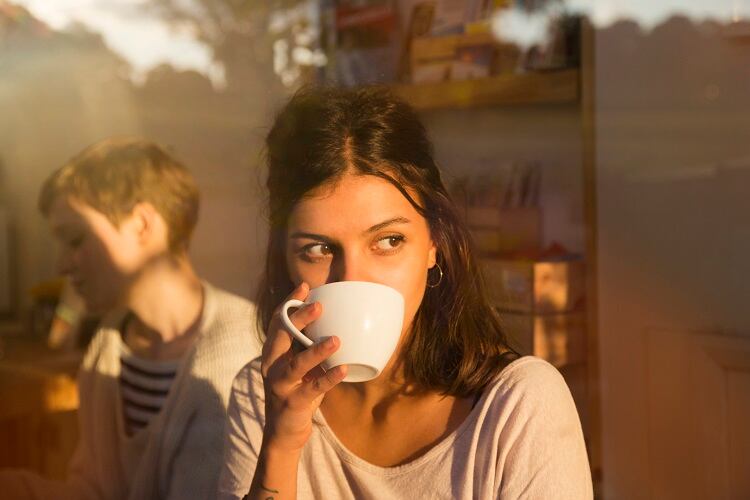 Drinking-coffee-GettyImages-Betsie-Van-der-Meer.jpg