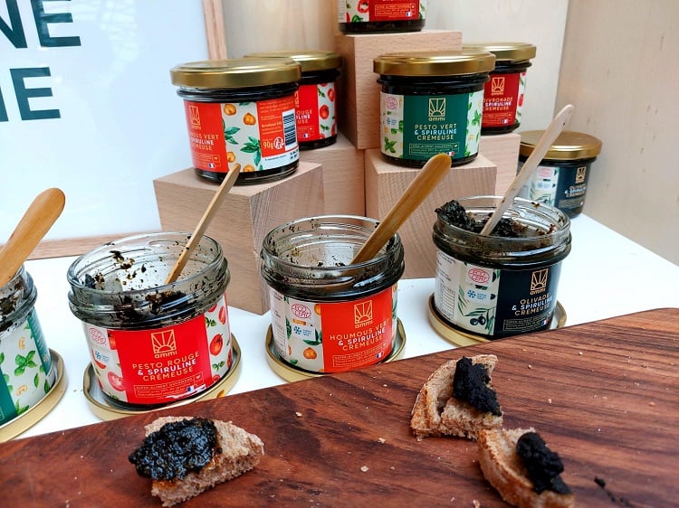Spreads made from blue-green algae