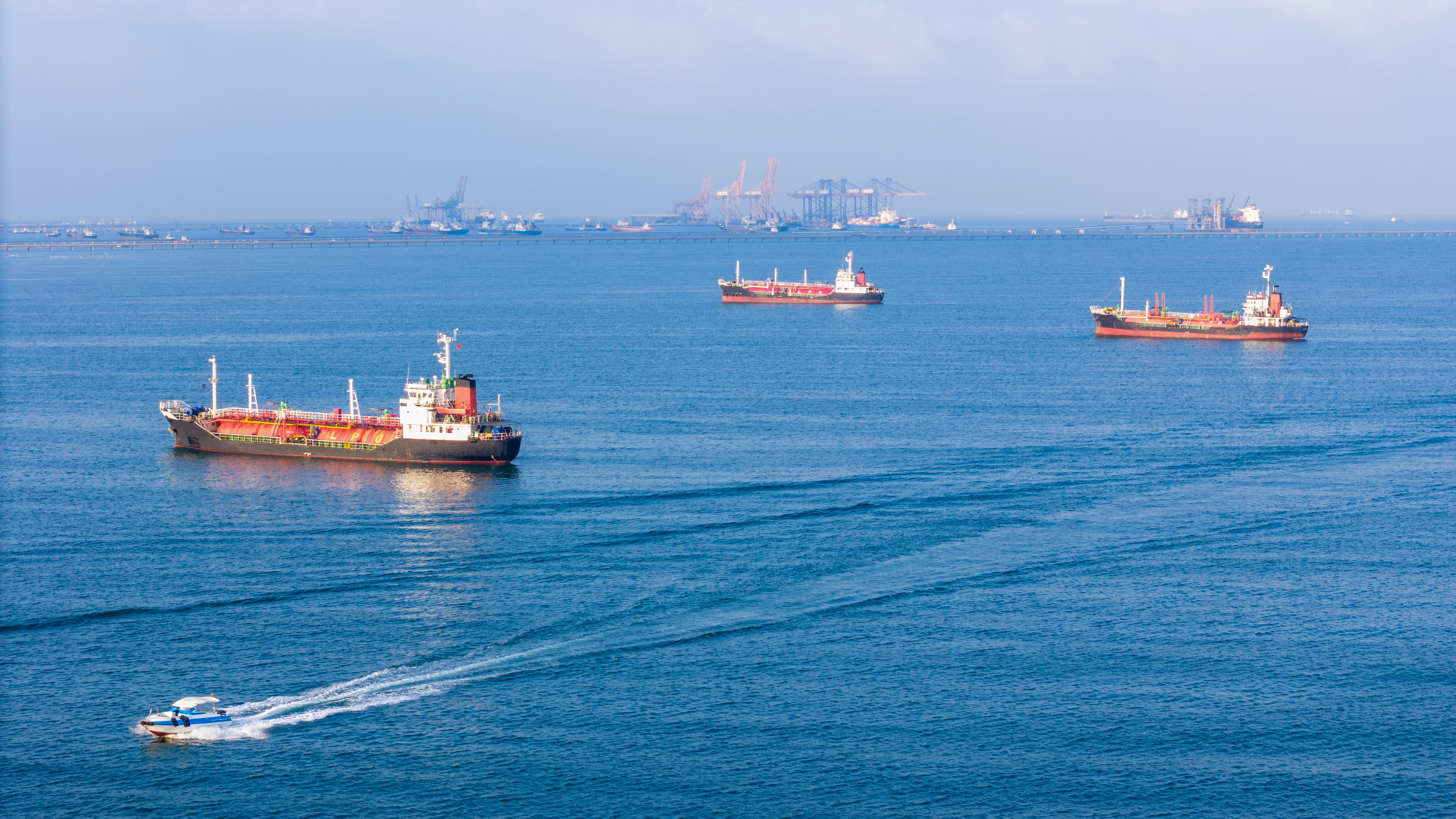Hormuz ships blockaded