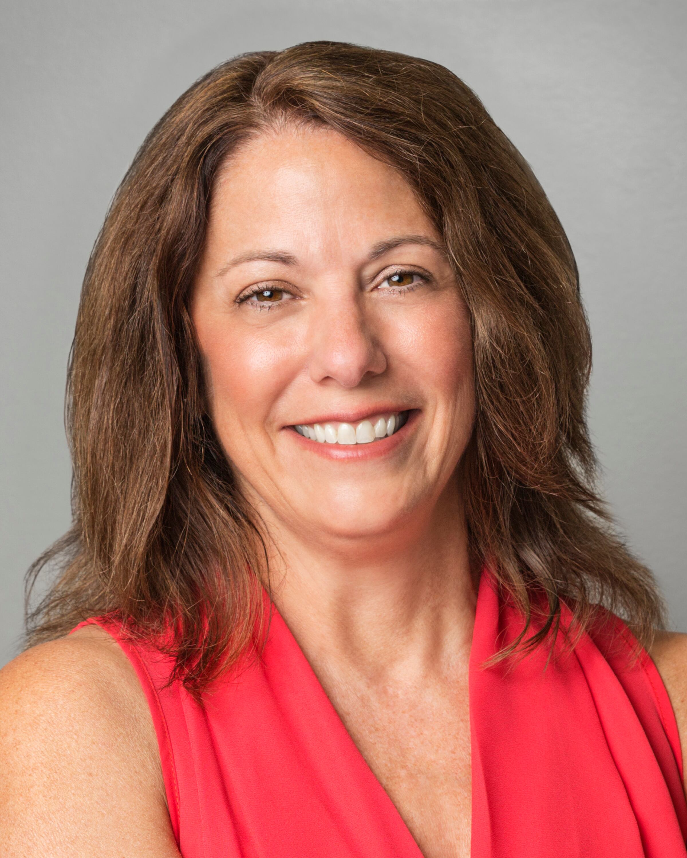 Linda_Barron_5968_v3_headshot_print.jpg