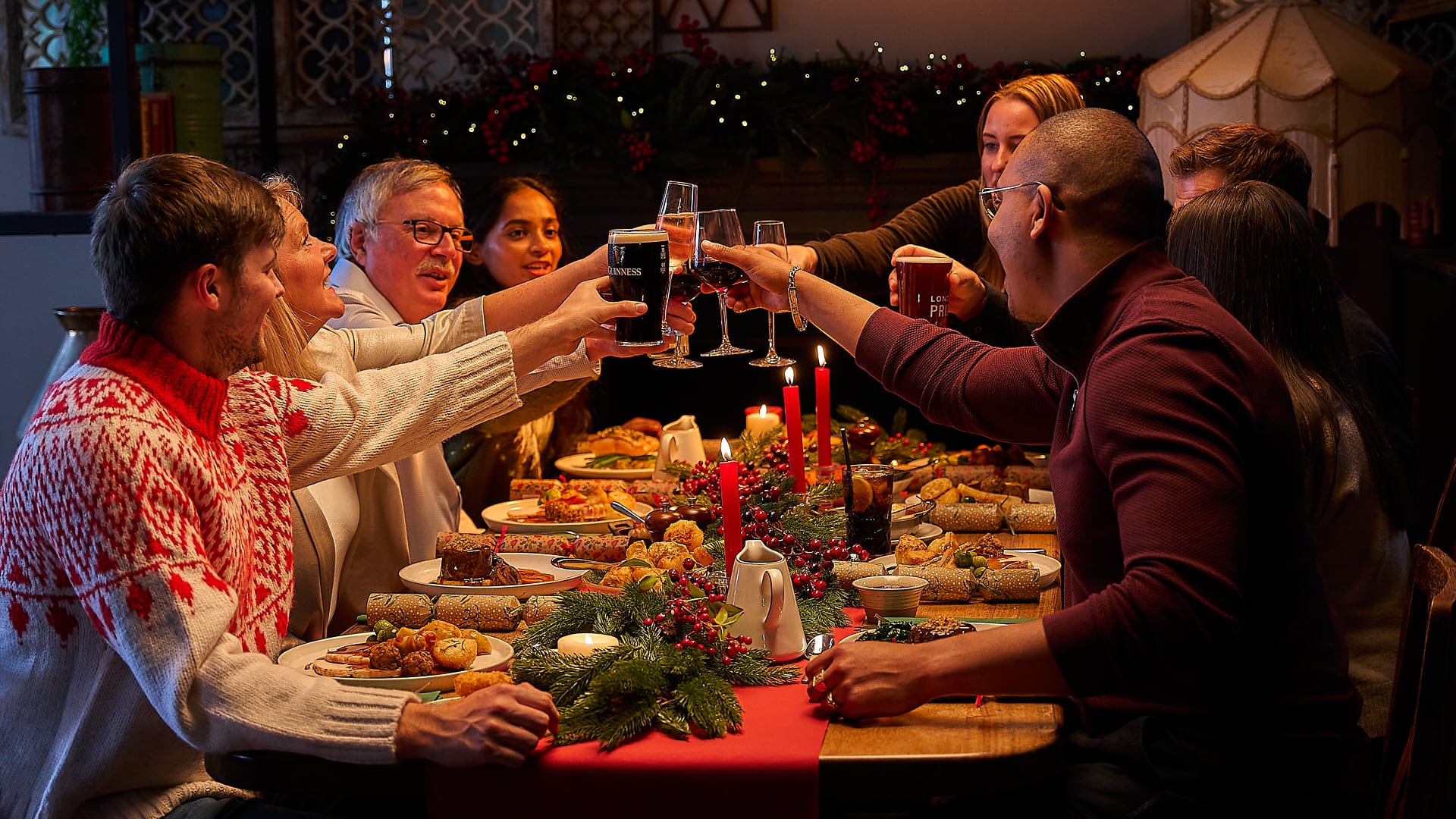 Maximizing the holiday shopping rush: 5 strategies for food and beverage brands 