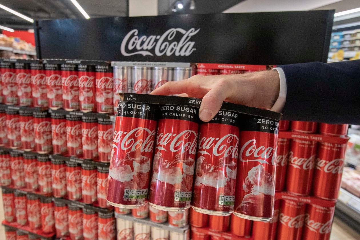 Coca-Cola HBC replaces plastic wrap with paperboard tech