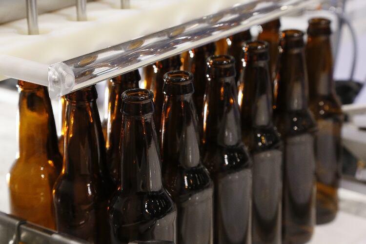 North American beverage industry to hit $45.5bn valuation by 2028, plastic packaging to remain a problem