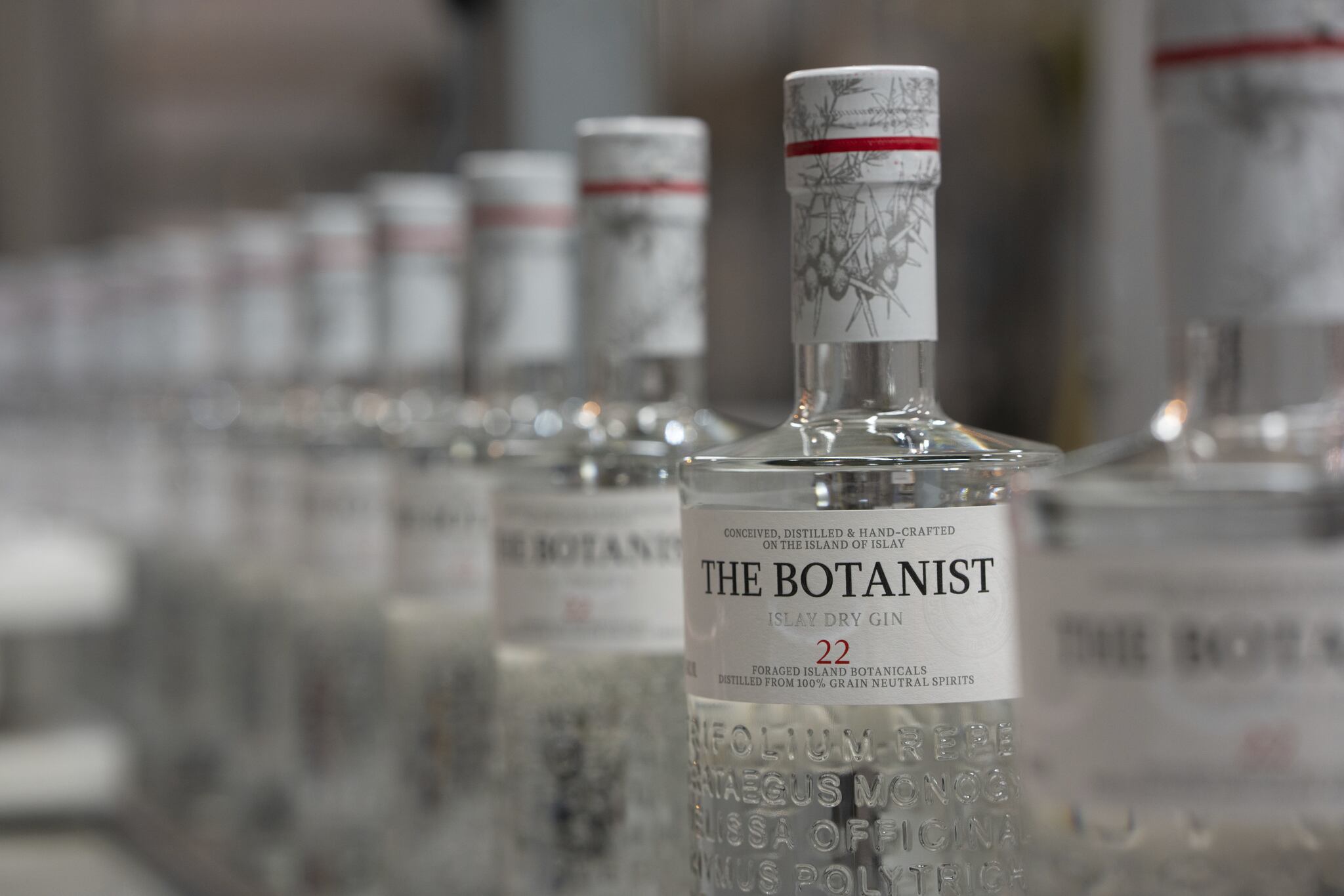 Bruichladdich Distillery Co. reduces downtime on its malt whisky bottles with Linx laser coder