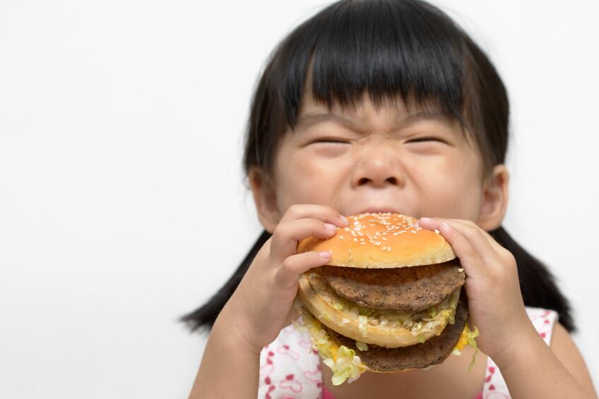 child-burger-junk-food-childhood-obesity-unhealthy-Kenishirotie.jpg