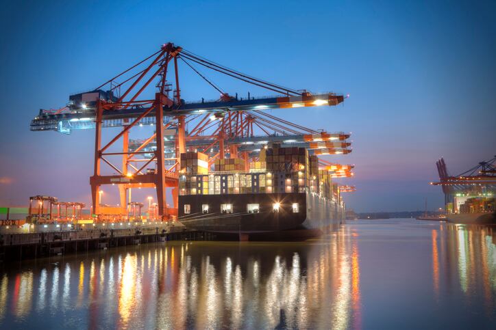 Irish-alcohol-exports-hit-by-pandemic-and-tariffs.jpg