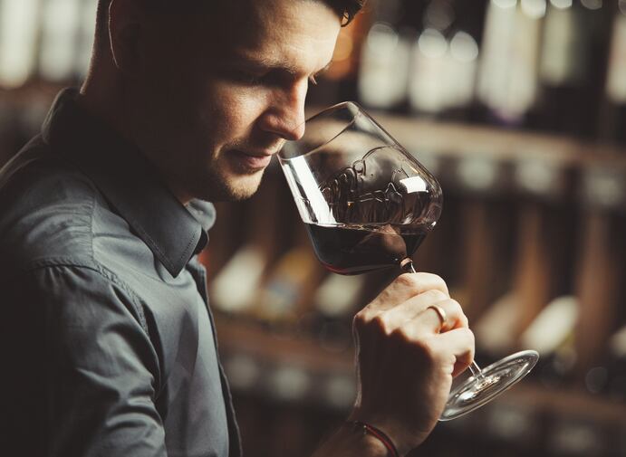 A sommelier with no sense of taste or smell? How COVID-19 is affecting wine professionals