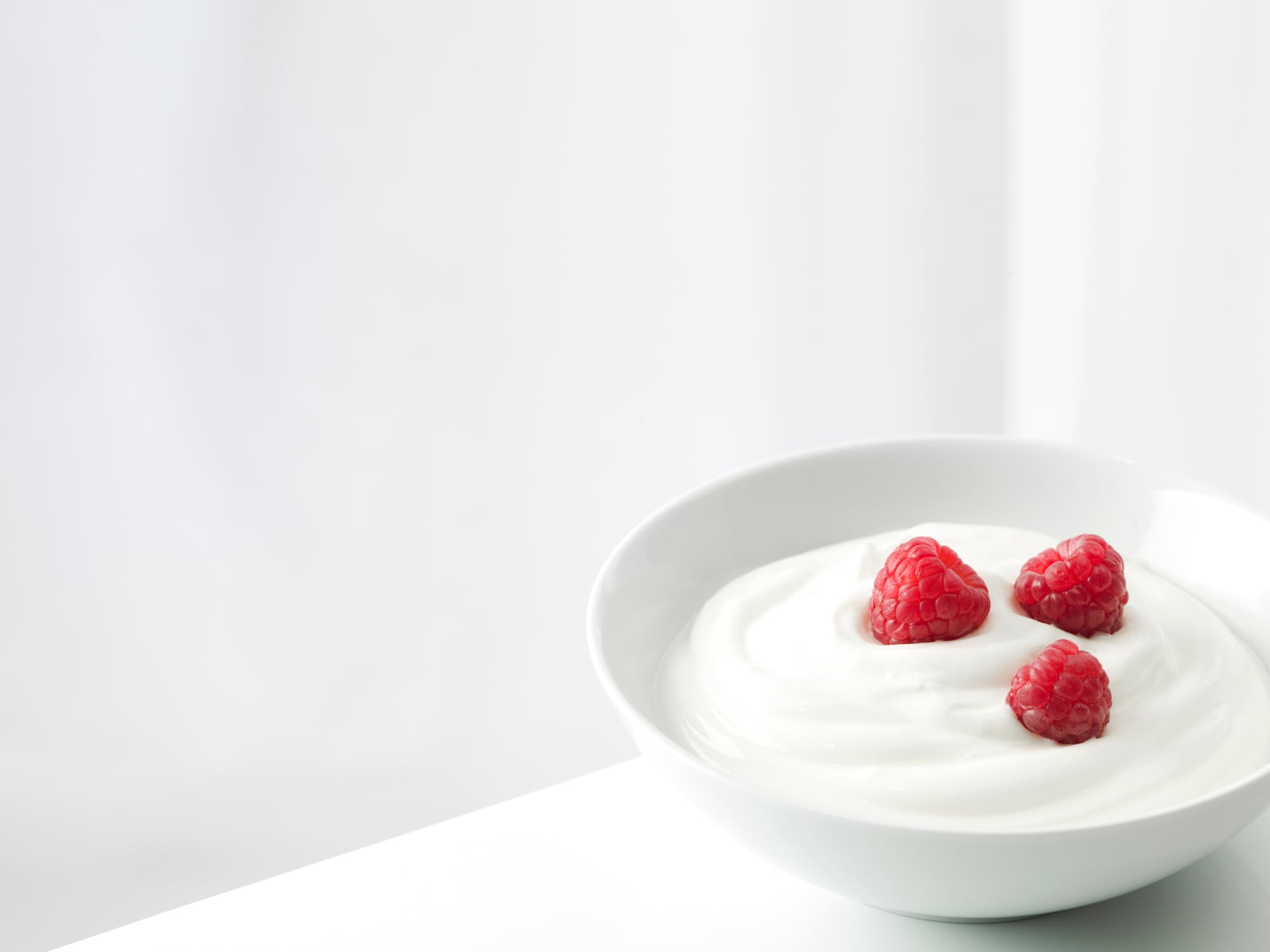 Yogurt with raspberries