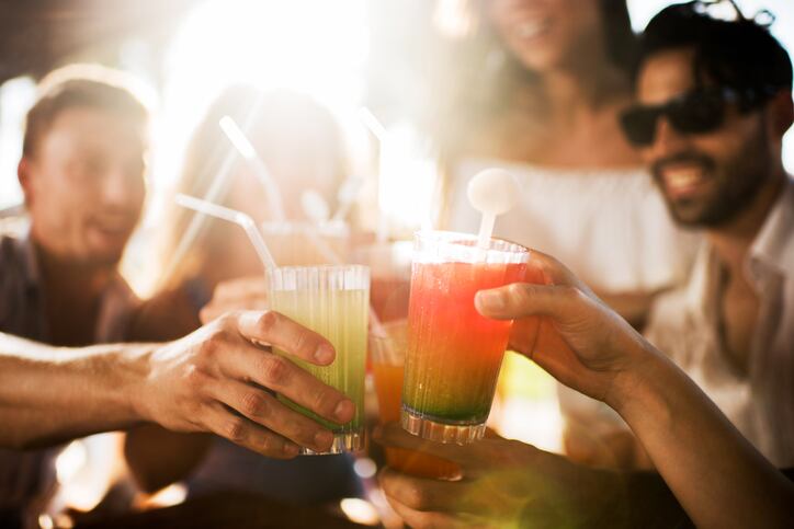 young-people-cocktails-braunS.jpg
