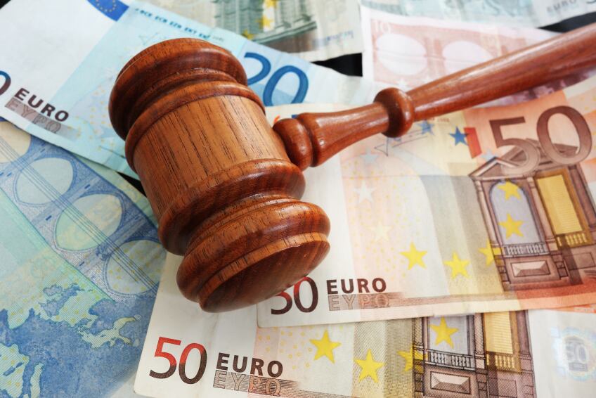 European-Commission-fines-AB-InBev-200m-224m-for-restricting-cross-border-beer-sales.jpg