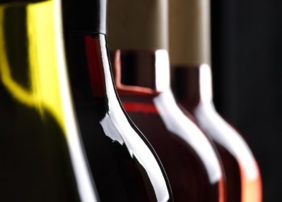 Glass fragments prompt wine recall, Bacardi cuts carbon emissions, and more beverage bites