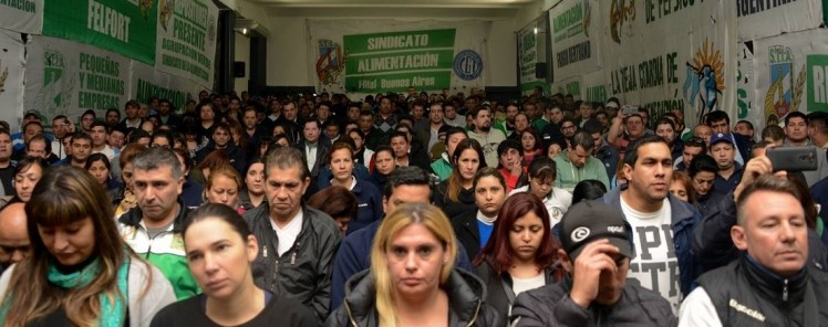 Workers are disappointed in PepsiCo's decision to close a plant in Buenos Aires province. Picture: STIA.