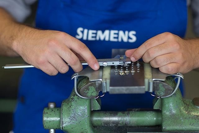 Siemens win India training center deal