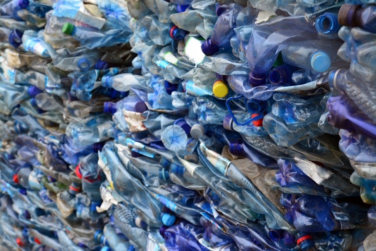 At a 31% recycling rate in the US, roughly 100 million plastic bottles end up in the landfill, SodaStream estimates. ©GettyImages/empire331