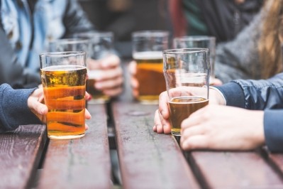 The closure of bars and restaurants means many Americans report drinking less / Pic: iStock/william87 