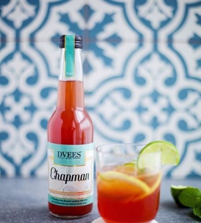 Chapman is a sparkling drink that blends botanical flavours and hibiscus flowers. © DVees