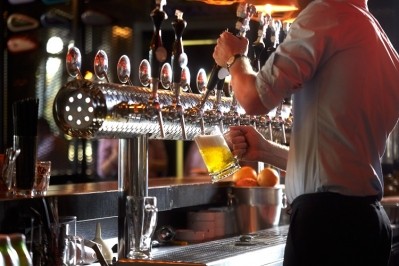 Consumers who drink non-alcoholic beer still want to enjoy themselves, the panel said. Image Source: Getty Images/Extreme Media