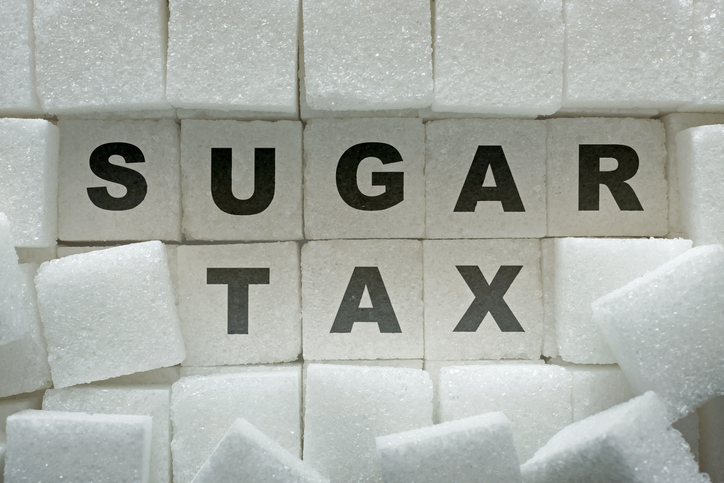 Eine gestaffelte Zuckersteuer in Deutschland könnte bis zu 16 Milliarden Euro einsparen